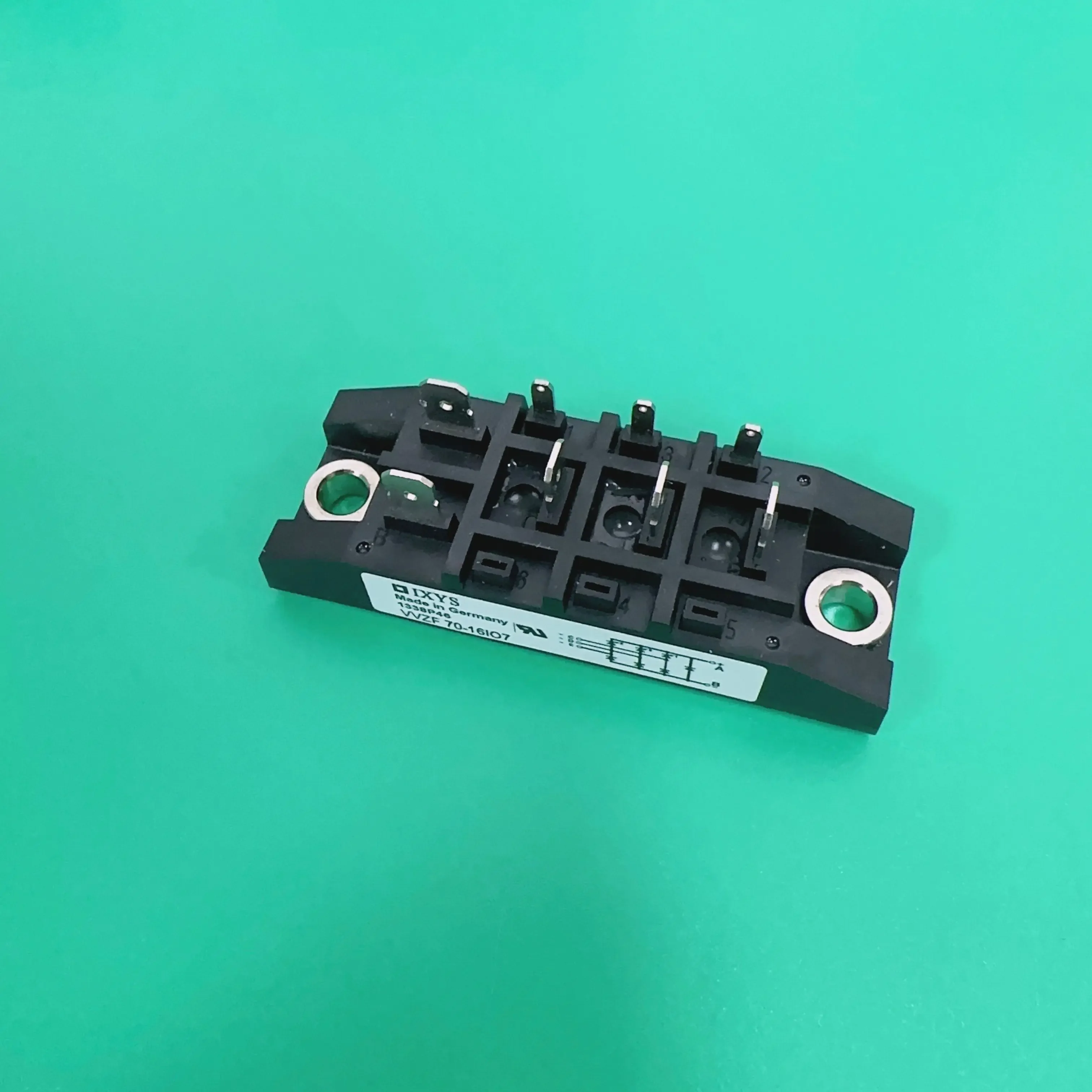 

VVZF70-16IO7 MODULE VVZF 70-16 IO7 IGBT RECT BRIDGE 3PH 1600V FO-T-A VVZF70-16I07 WZF70-16IO7 WZF70-16I07 7016