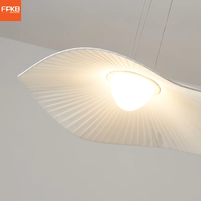 Frans crèmekleurig windhoofdslaapkamerlicht is een eenvoudig woonkamerhoofdlicht, creatief restaurant B & B stoffen kroonluchter