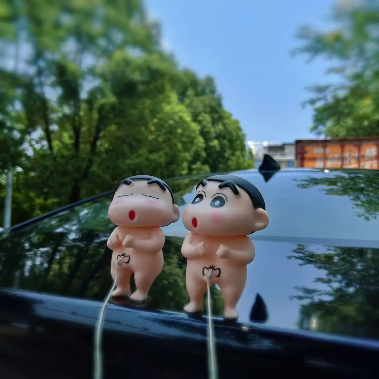 Figurine d'action en PVC, Crayon Shin-chan q-version kawaii, posture urinaire, modèle de jouets, ornements décoratifs automobiles, cadeaux