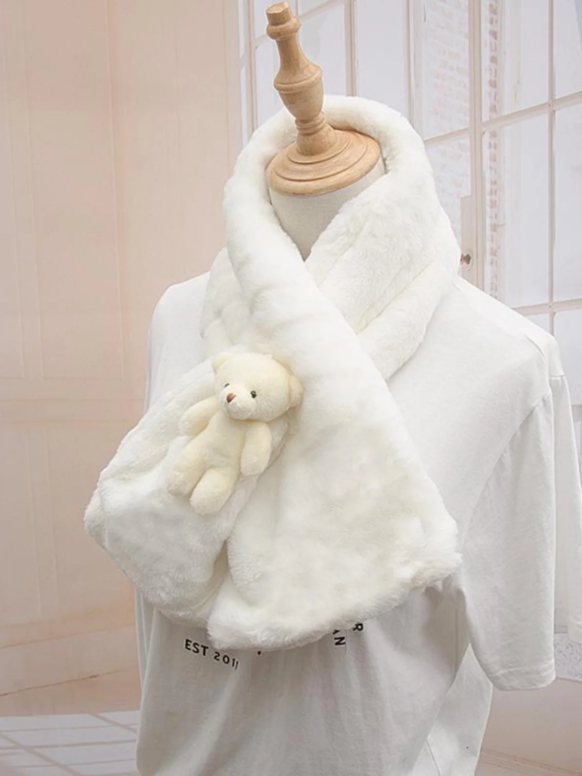 Winter White Versatile Scarf, 2024 New Cute Cross Collar Neck Warmer, Little Bear Convenient Korean Version INS Neck Gaiter