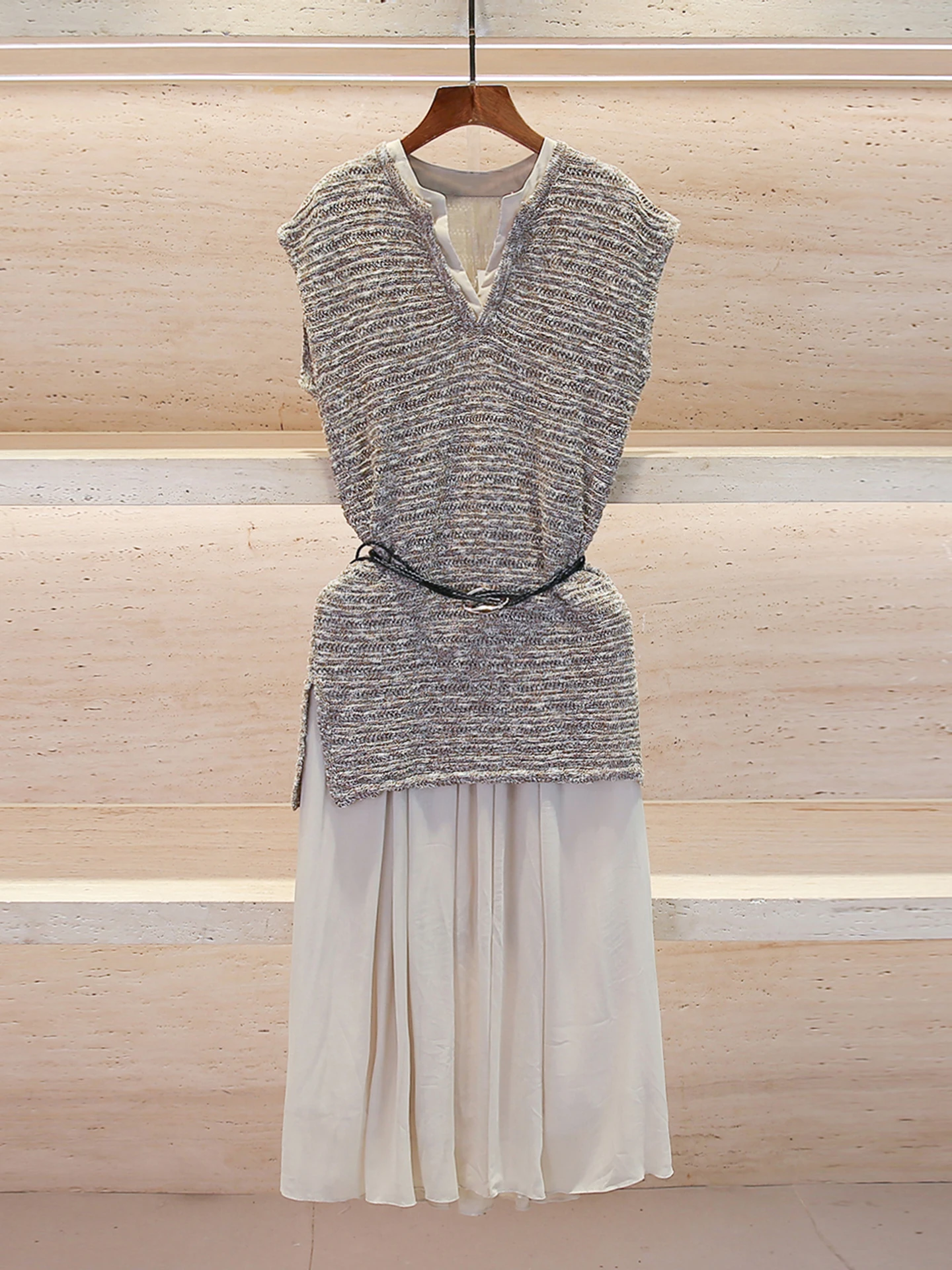 

V-Neck Long Waist-Cinching Vest Dress Elegant Retro Splice A-Line Silhouette Comfortable Medium Thickness Spring Autumn Wear