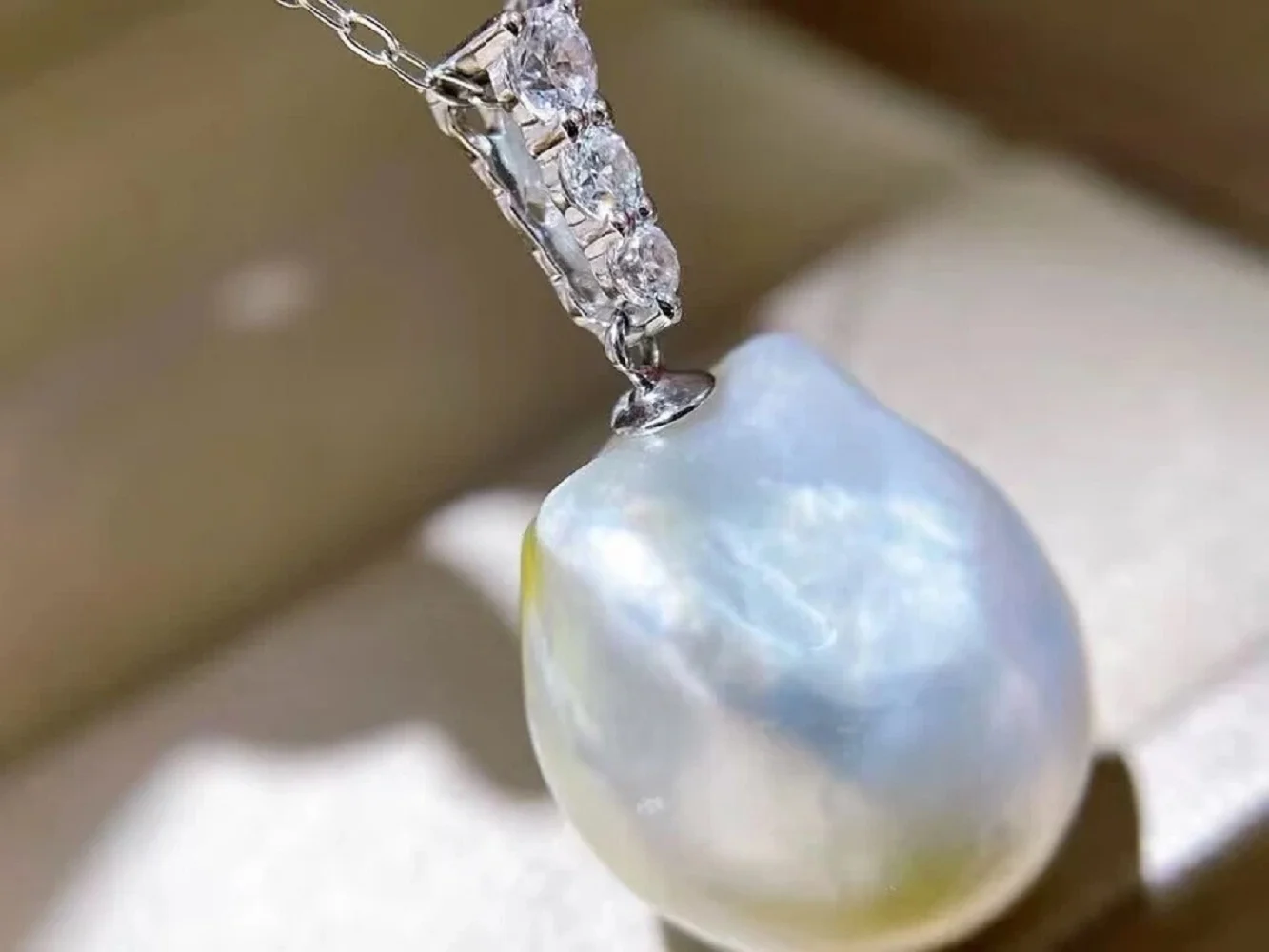 

Natural Baroque Pearl Pendant AAA16-21mm South Sea Pearl Pendant 18 inch * 925s