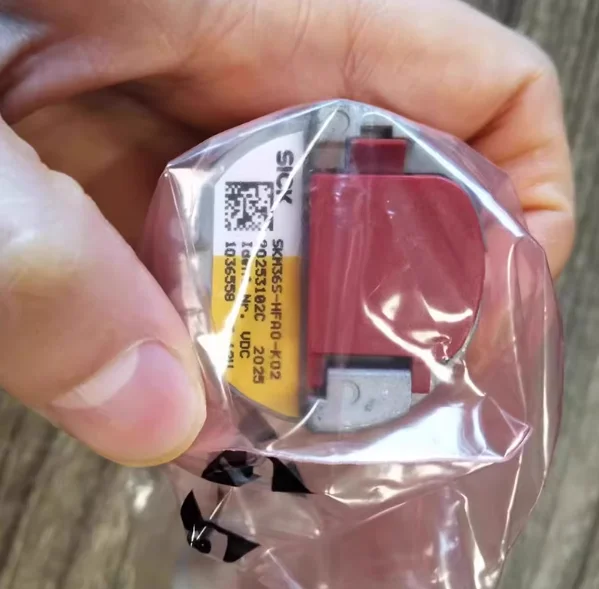 

Энкодер SKM36S-HFA0-K02 1036558 Совершенно новый в наличии 1 шт.