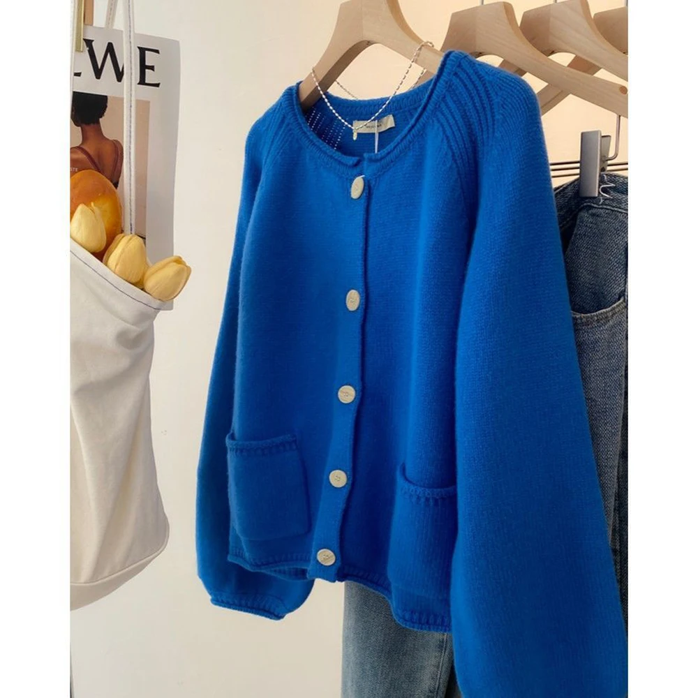 Klein Blue Knitted Cardigan Sweater Coat Women's 2026 Early Spring Design Sense Single Breasted Lantern Sleeve Casual Top Outfit