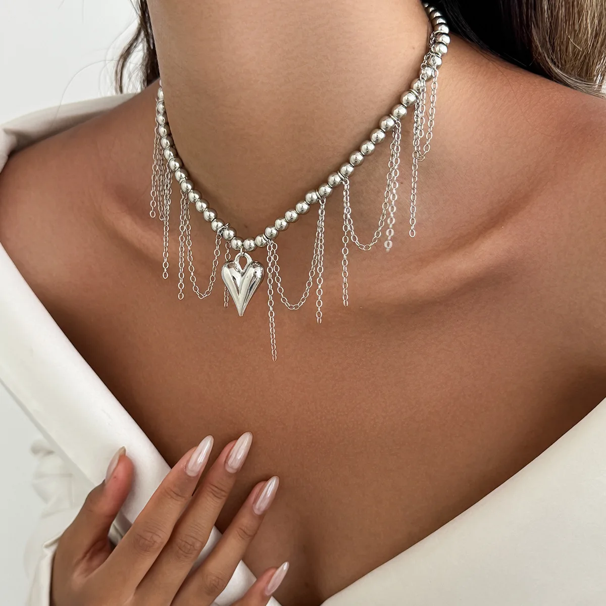 Retro Peach Heart Tassel Necklace - Elegant Gold Pendant for Women