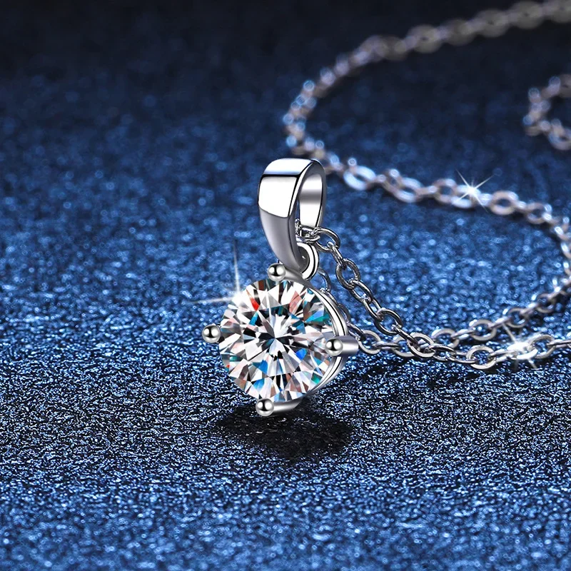 18K gold inlaid diamond necklace, moissanite classic and simple PT950 platinum four claw pendant1 carat D-color collarbone chain