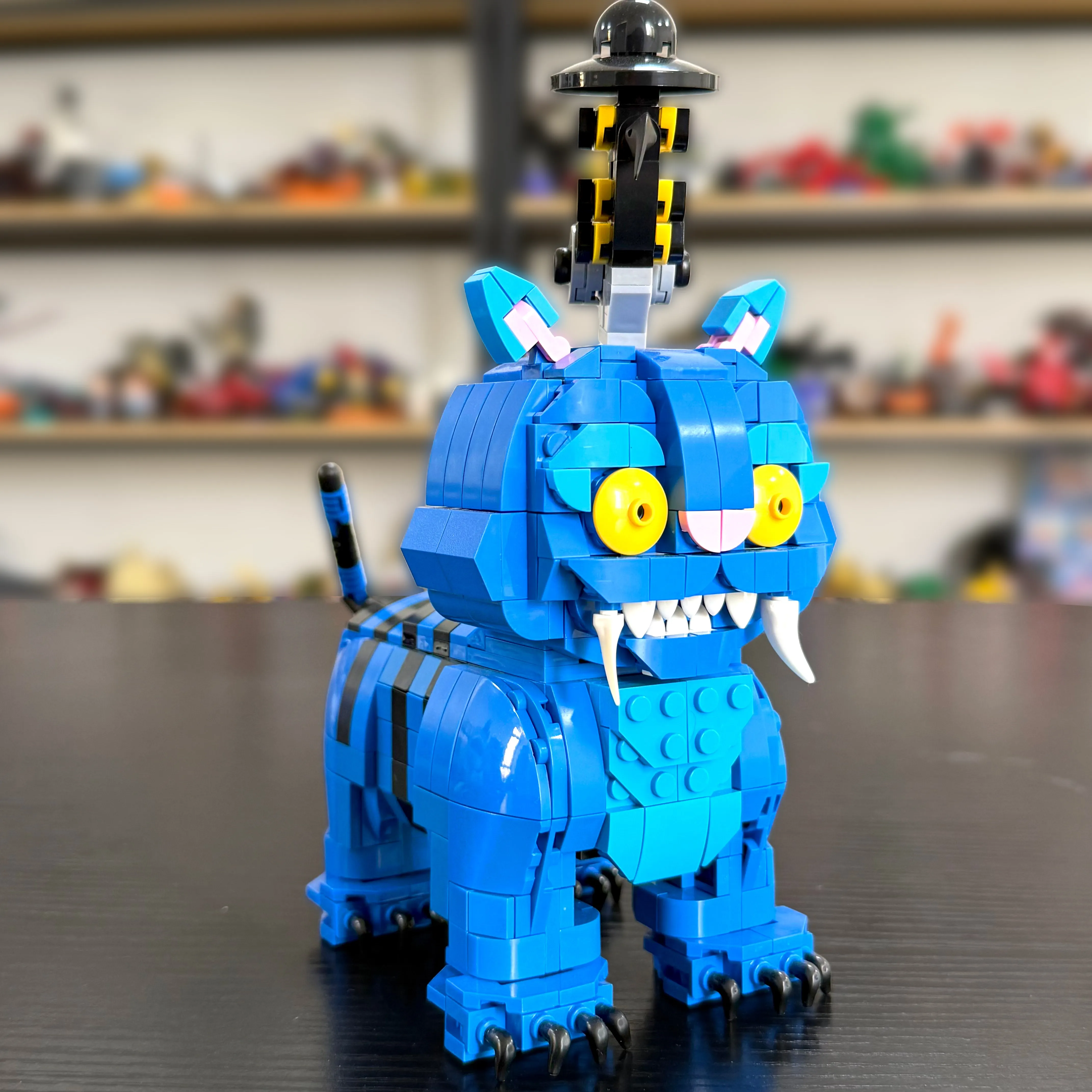 

MOC witch Hunters Little Silly Tiger & Magpie Building Blocks Set Creative Assembled Toy Desktop Decoratin Gift for Fans