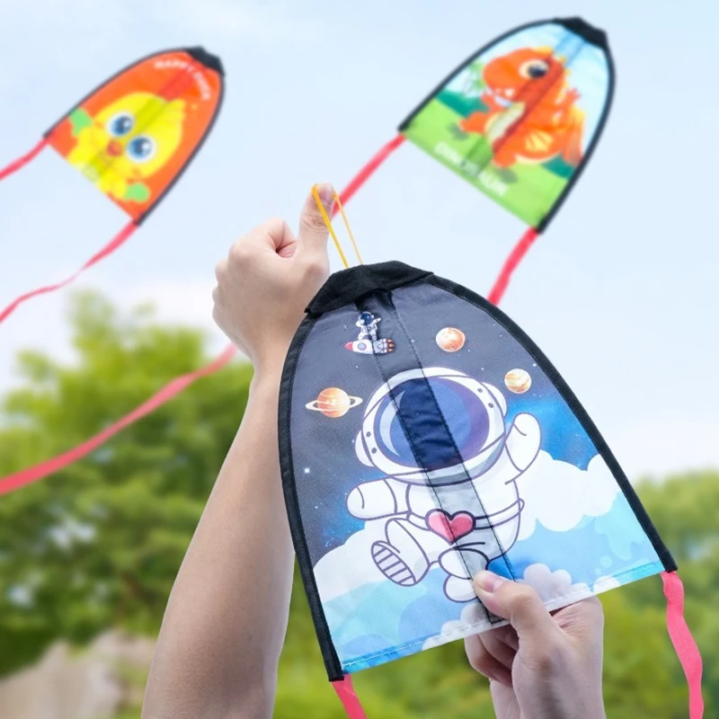 طائرة ورقية ذات شريط مطاطي للأطفال - لعبة طيران خارجية مع قاذف زنبركي، هدية ممتعة للأطفال للعب في الهواء الطلق