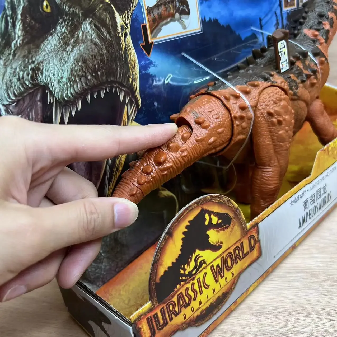 jurassic-world Dominion Massive Action Dinosaurier Figur, Ampelosaurus Dino Spielzeug mit Attack Motion Geburtstagsgeschenk HDX50