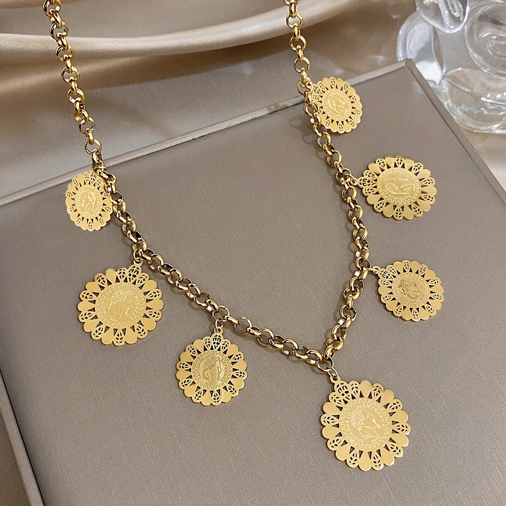 

Freetry Vintage Edge Petal Circular Carving Golden Stainless Steel Necklace for Women Non Fade Waterproof Necklace Lady Jewelry
