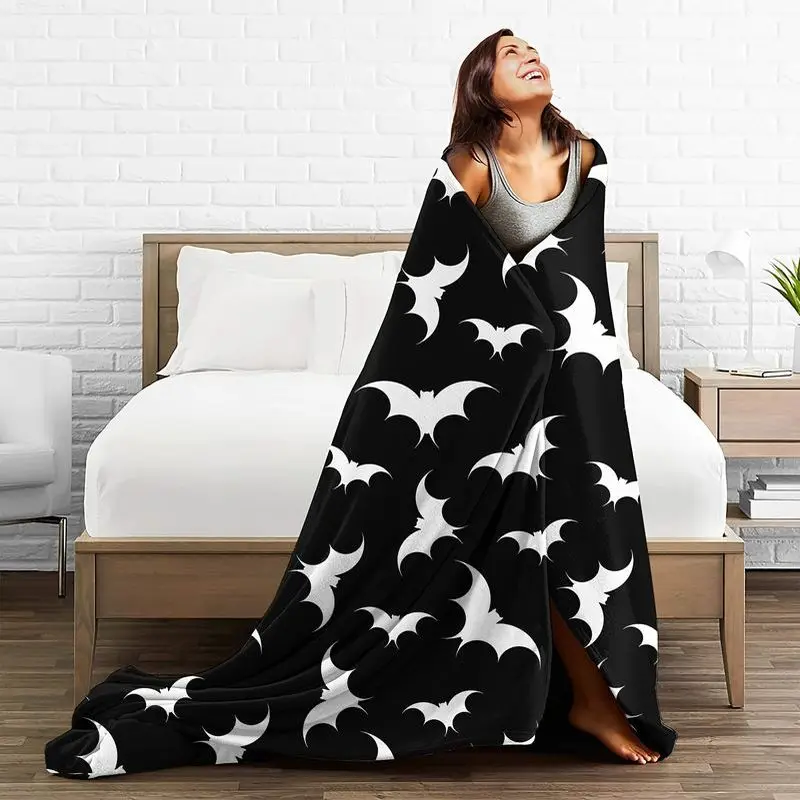 VIKAMA Gothic Bat Pattern Flannel Throw Blanket Black White Print Soft Blanket For Bedroom Sofa Halloween Home Decoration