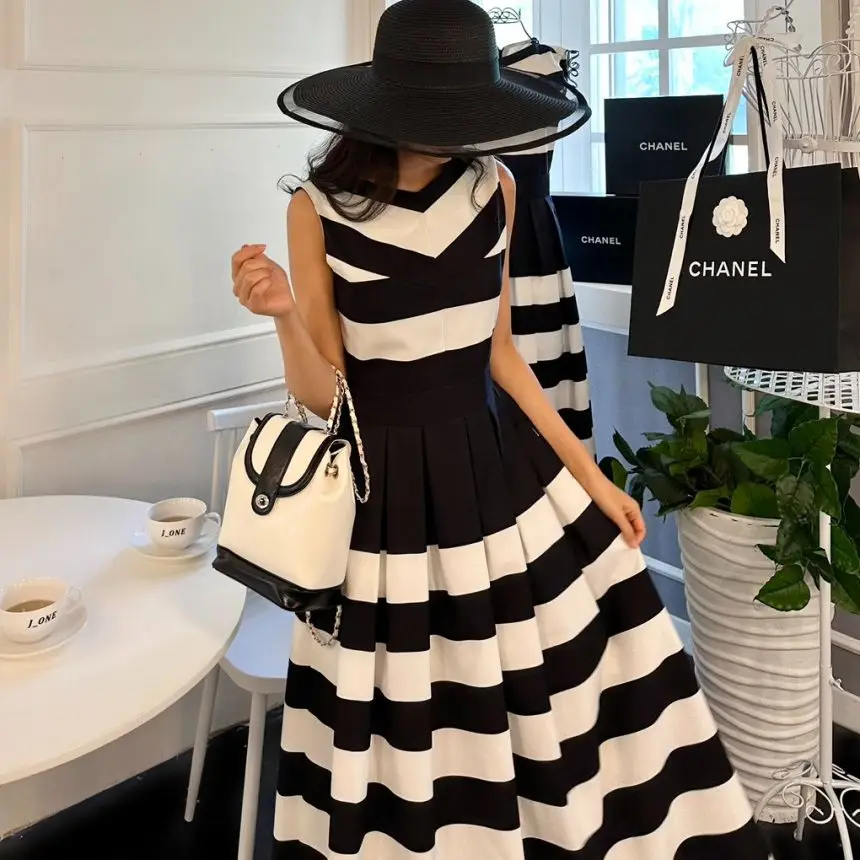 

Black White Striped Vest Sleeveless Female A-Line Long Dress 2023 Autumn New Korean French Hepburn Style Vintage Chic Clothing