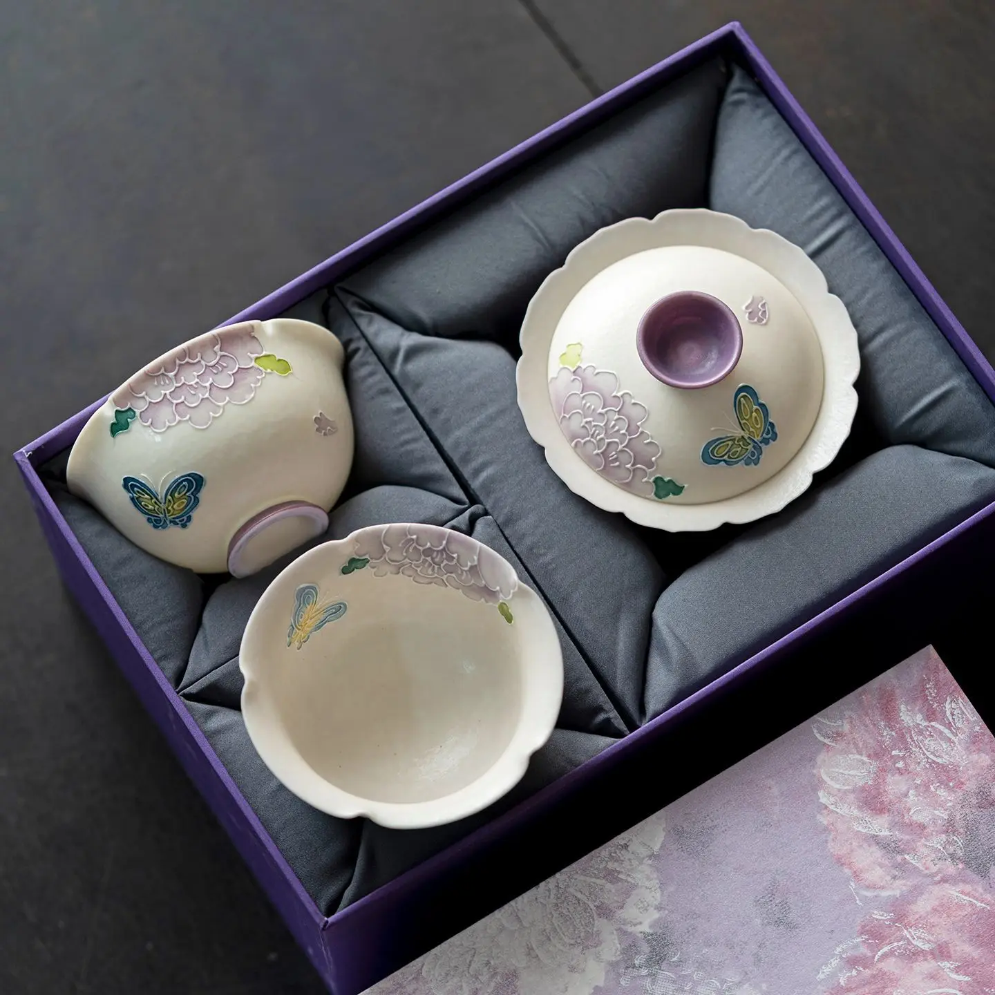 Handmade Underglaze Painted Gaiwan Two Cups Tea Set Gift Box Women Home Office Kung Fu Tea Ceramic Teaware