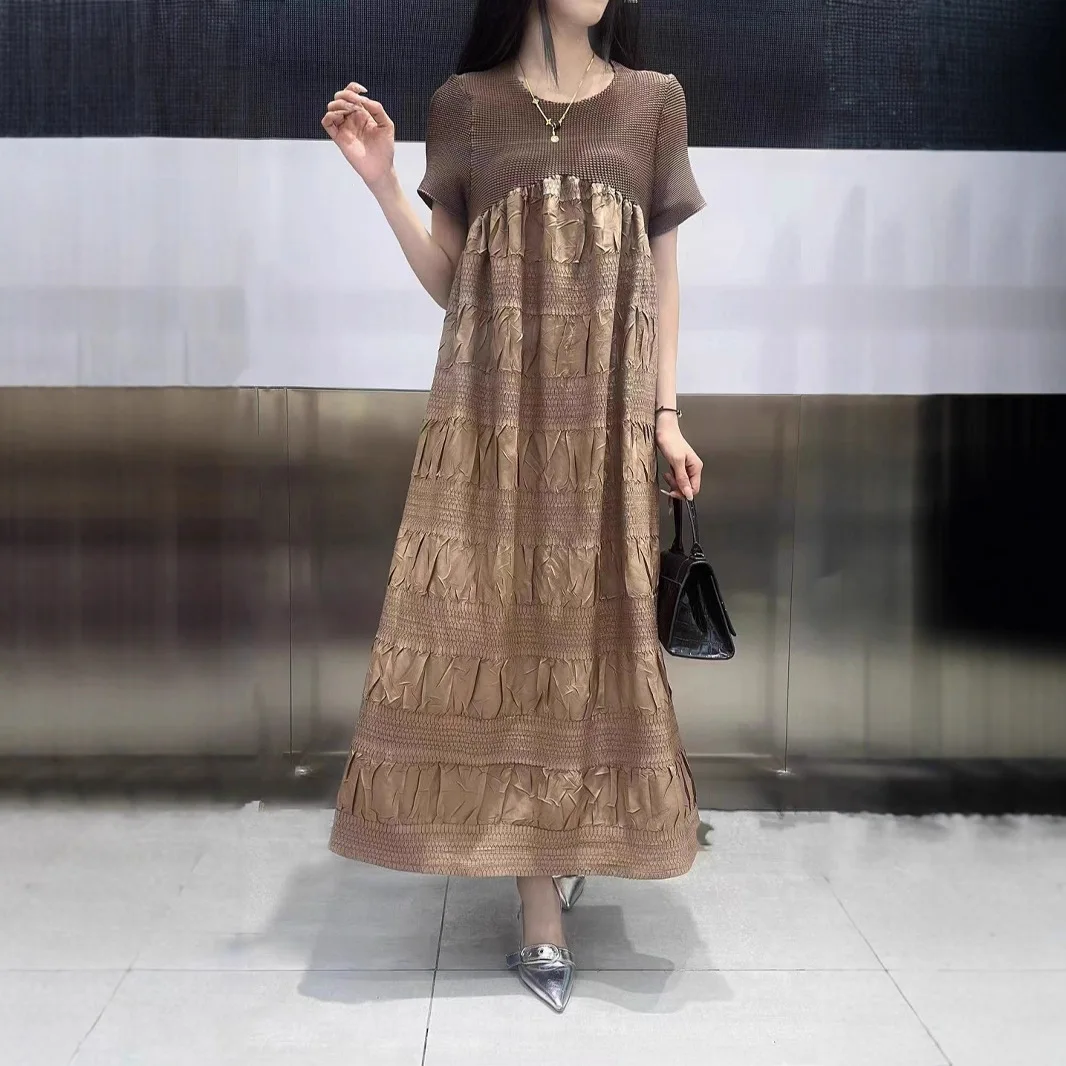 Miyake Lockeres, plissiertes, besticktes Kleid für Damen, Rundhalsausschnitt, kurze Ärmel, A-Linien-Kleider, 2025, Sommer, neue Flut