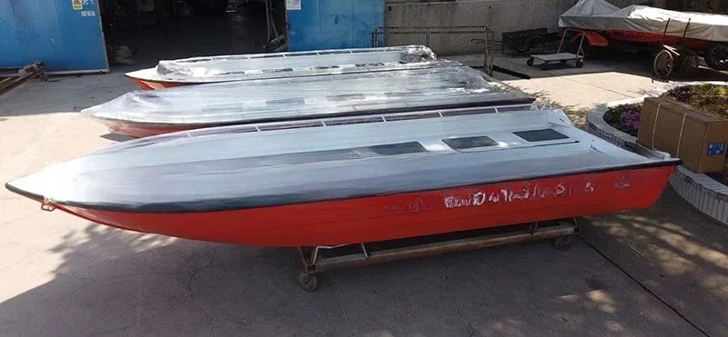 Hard-bottomed boats, rigid boats, open speedboats, patrol boats, fire emergency boats