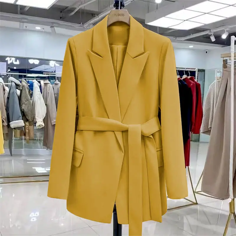 2025年春新作・秋新作　韓国風　ネットセレブ風　小さめスーツジャケット　レディース　シック　ミディアム丈スーツ　ベルト付き　スリム　細身