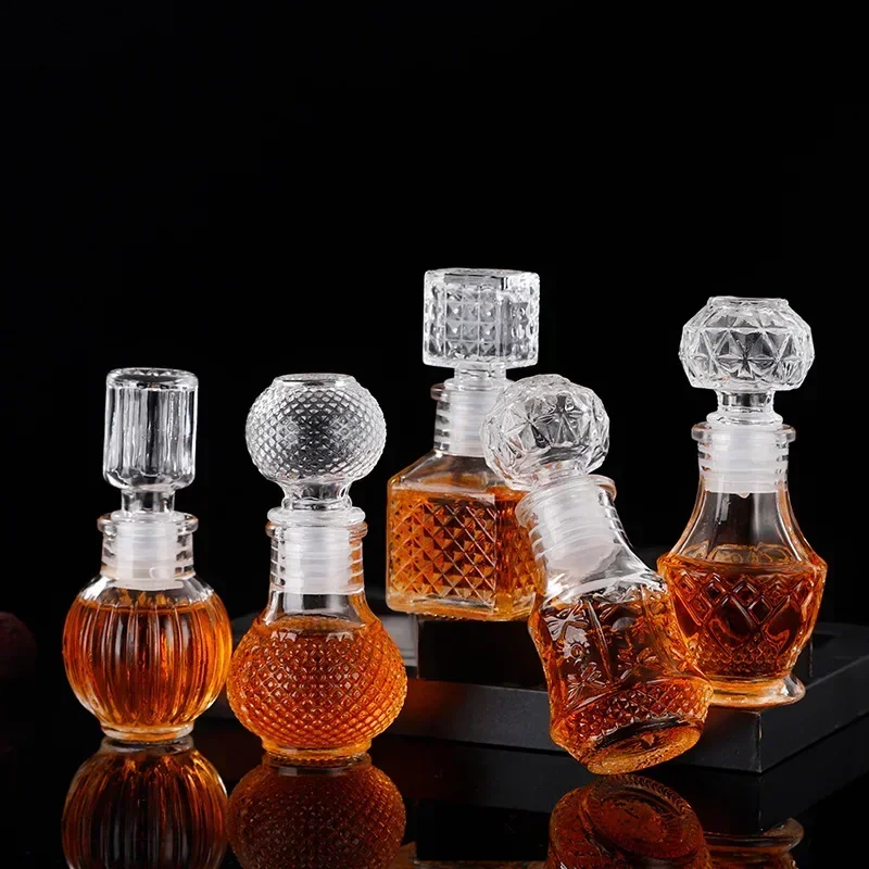 Whiskey Decanter with Airtight Stopper, Barware, Home Liquor Glass, Alcohol Bottle, Small Size, 50ml