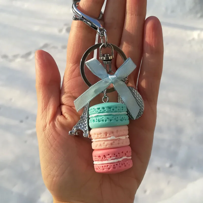 Nueva moda lindo pastel francés llaveros bolsa colgante encanto macarrón coche llavero fiesta regalo joyería