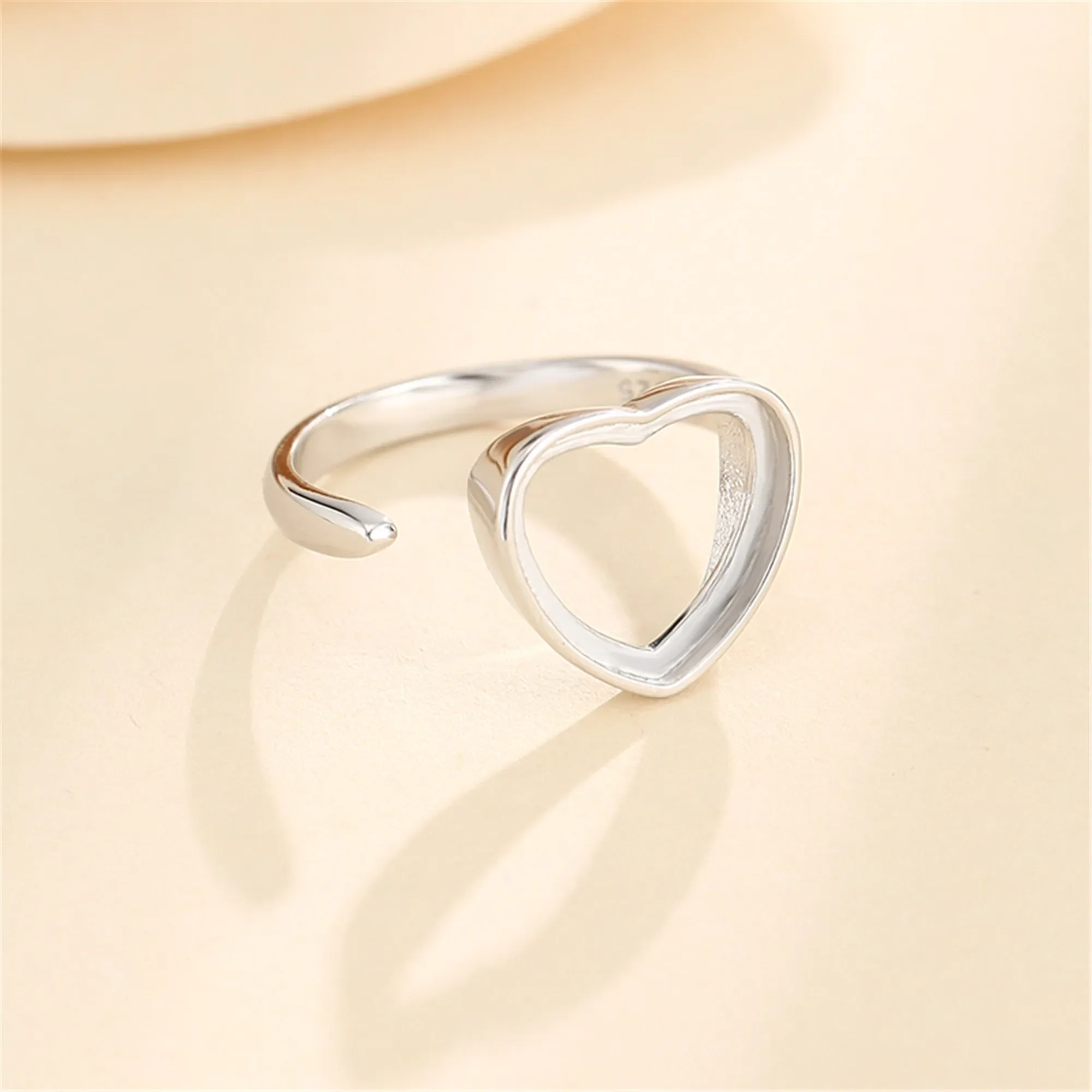 

Регулируемое кольцо из серебра 925 пробы с покрытием из белого золота для кабошонов в форме сердца диаметром 11x12 мм