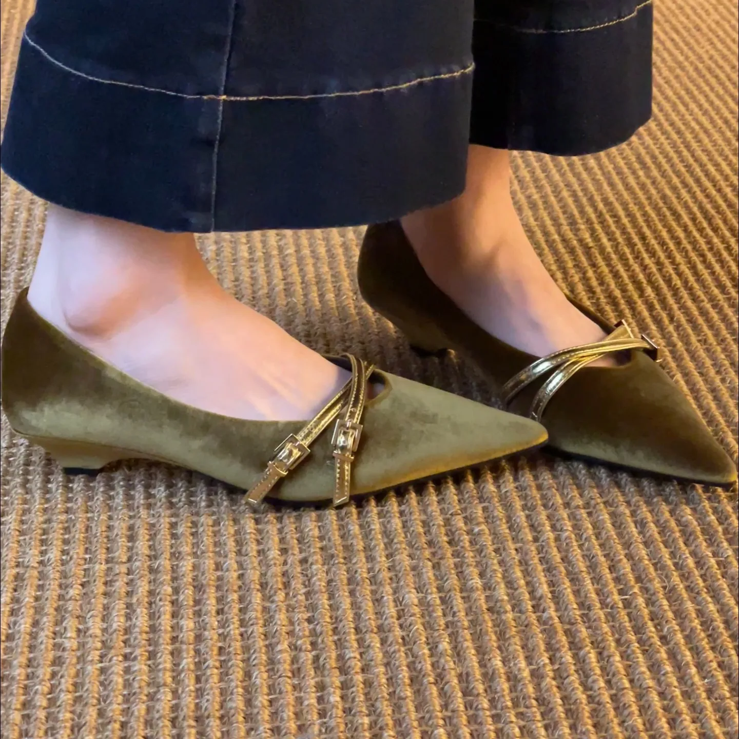 French Retro Pointed Toe Flats Women Low Heel Mary Jane Shoes Casual Classic