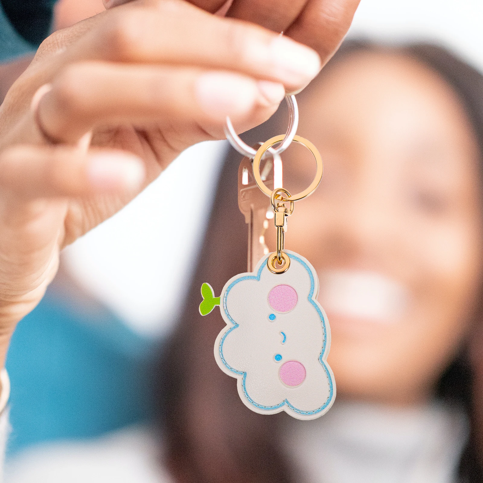 

2pcs Pu Keychain Cover Animal Keychains Cute Cartoon Tracker Storage Wristb s Bracelet Mini Key Cover Luggage Accessory