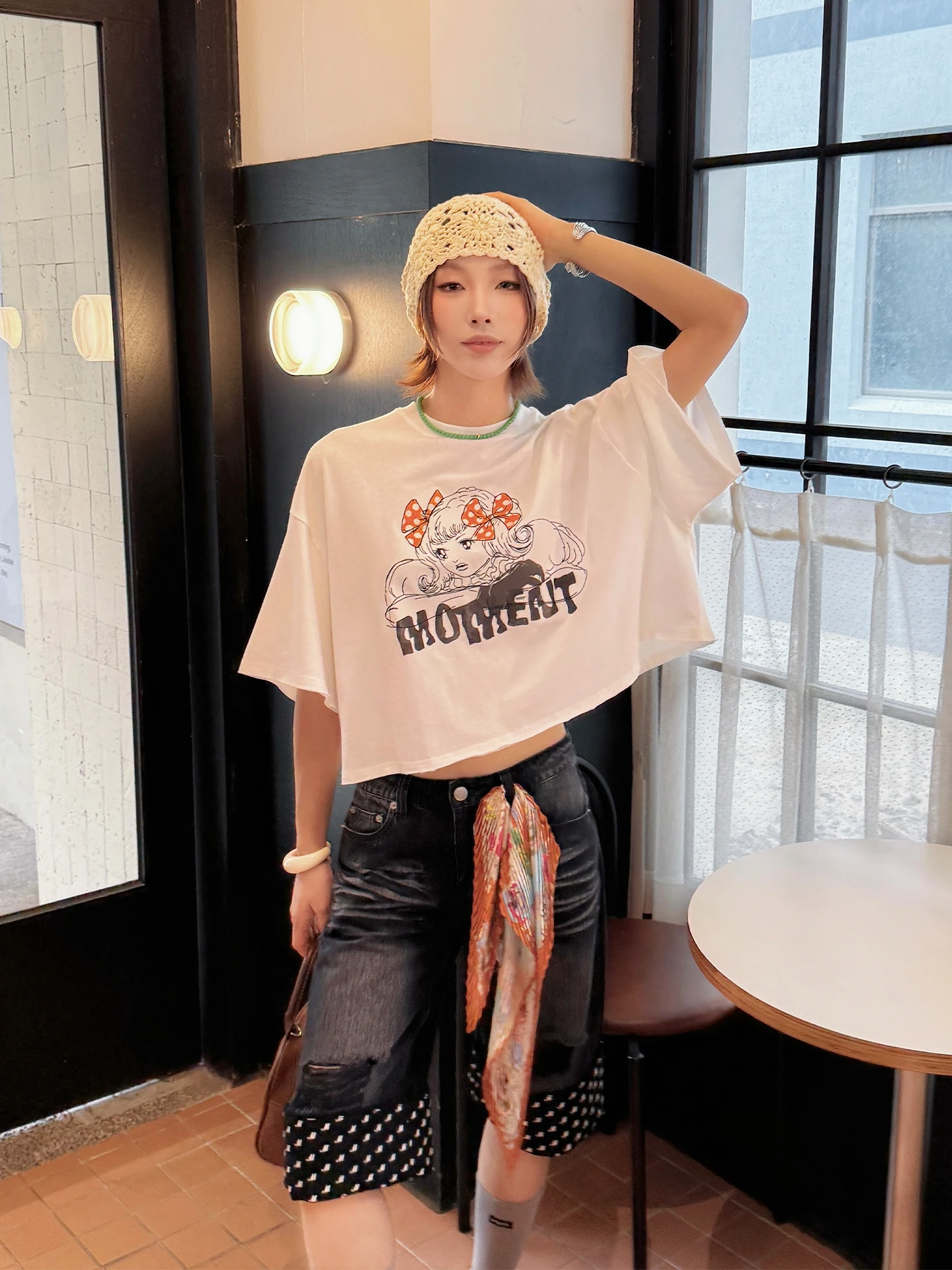 

Embroidered Hand-Painted Innocent Girl T-irt Cotton High Waist round Ne Straight Leg T-irt for Young Women