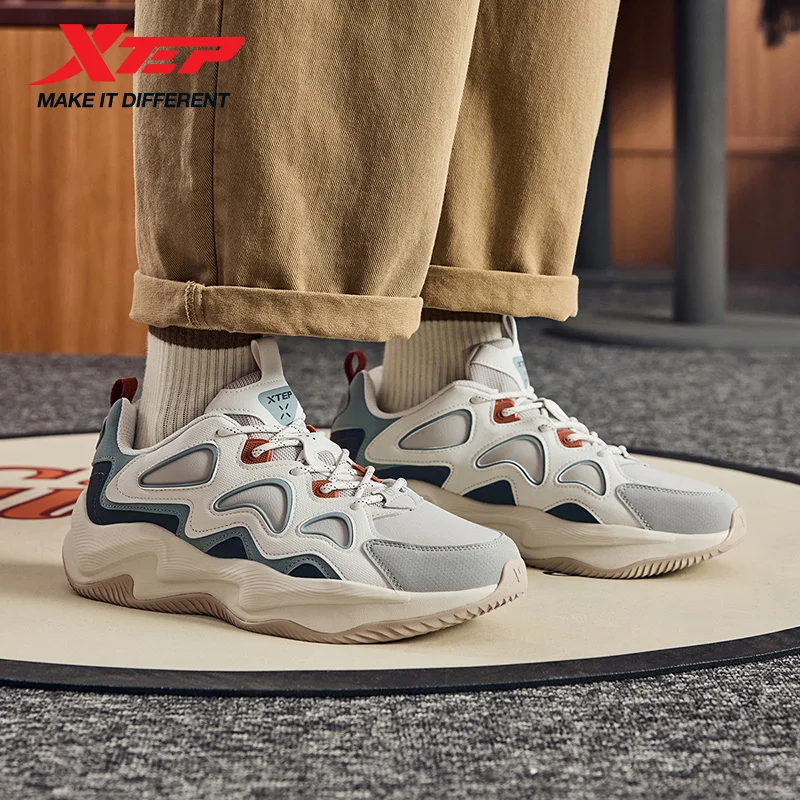 

Повседневные мужские кроссовки Xtep Lightning 2024, зимняя устойчивая спортивная обувь, модные удобные ретро кроссовки 976419320005