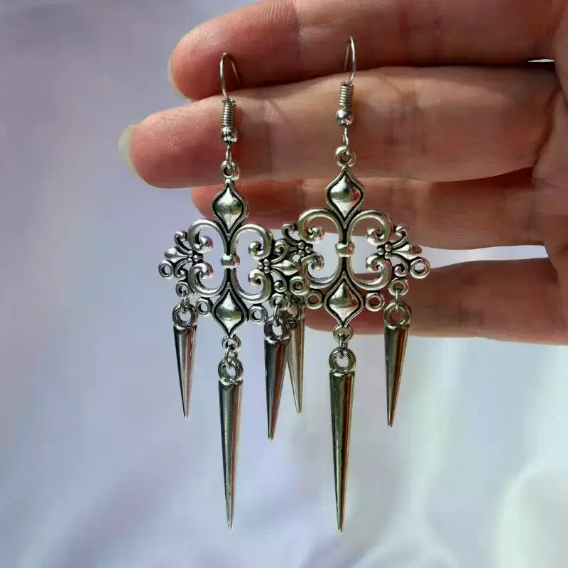 Punk Metal Piercing Curved Spike Earrings For Women Goth Grunge Aesthetic Rivet Earrings Jewelry Gift