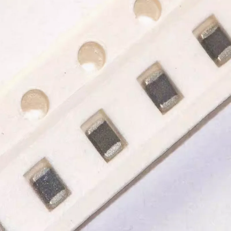 50PCS/ Authentic inventor B72590T8140S160 SMT patch volume 0402 varistor