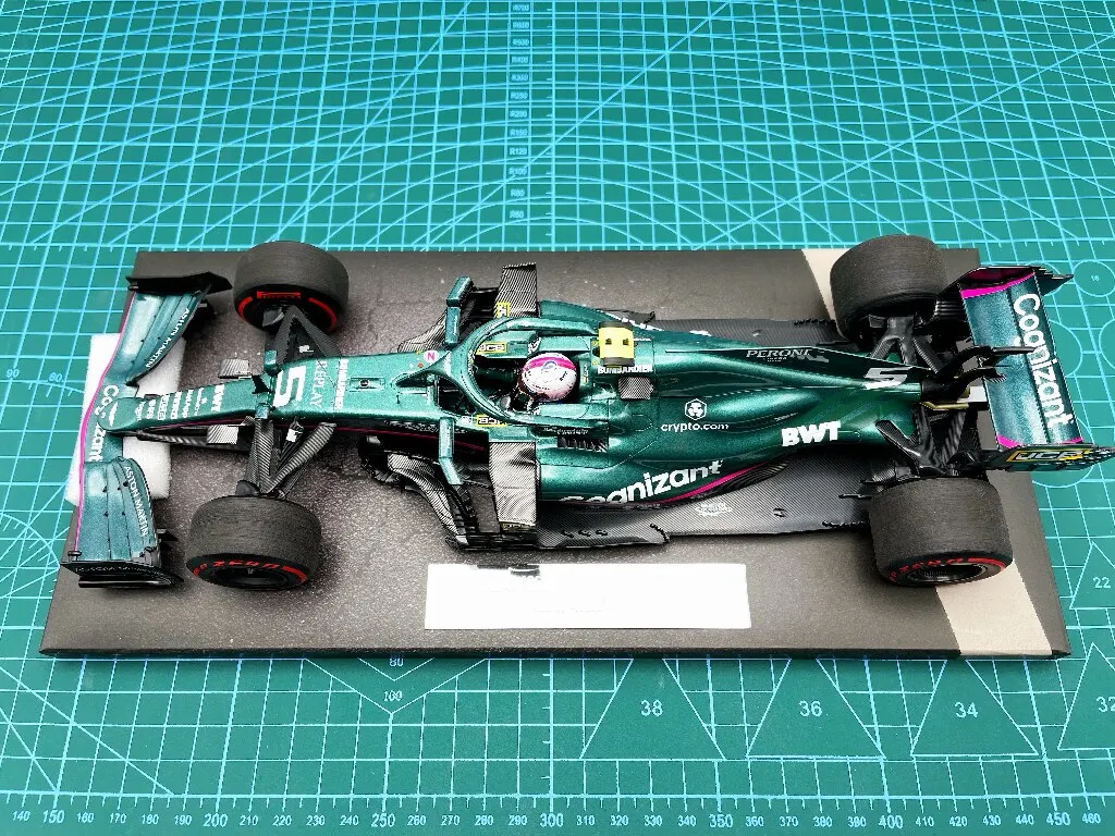 Minichamps 1:18 F1 AMR21 Vettel Azerbaijan 2021 Simulation Limited Edition Resin Metal Static Car Model Toy Gift