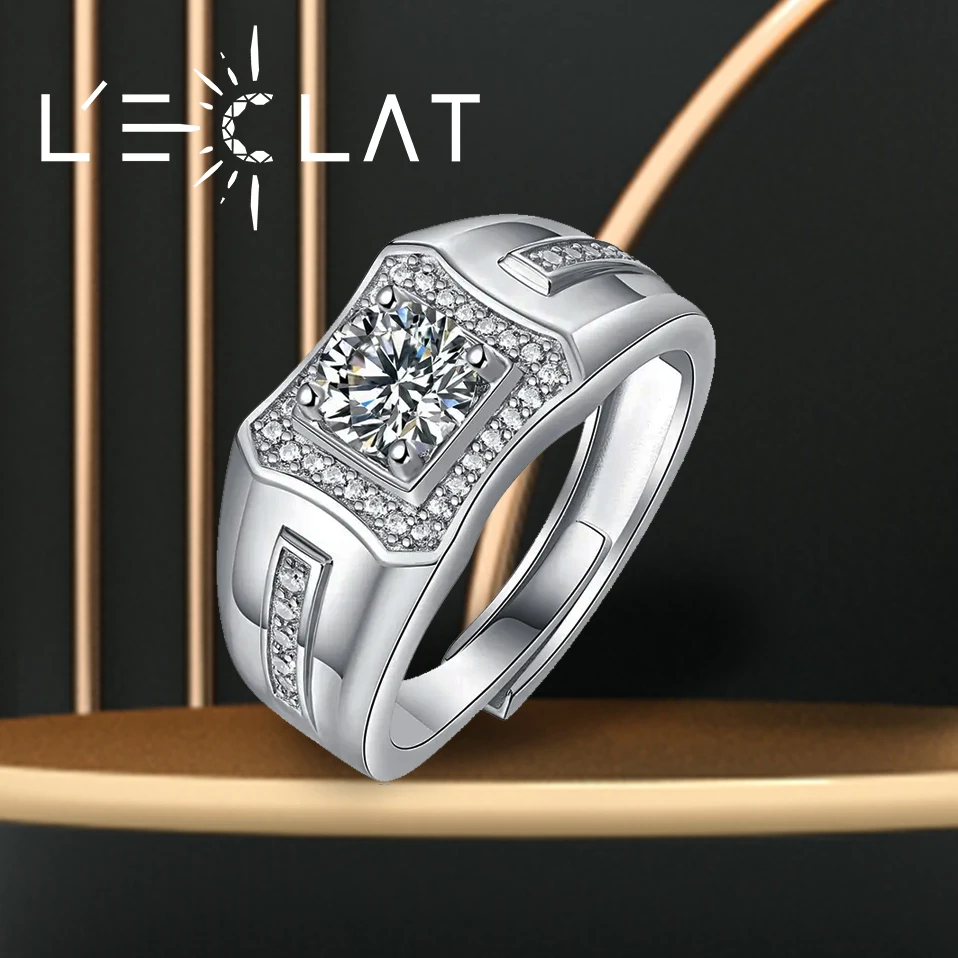 

LECLAT 925 Sterling Silver Platinum Plated Moissanite Diamond Ring 1 Carat Luxury Engagement Wedding Rings for Men