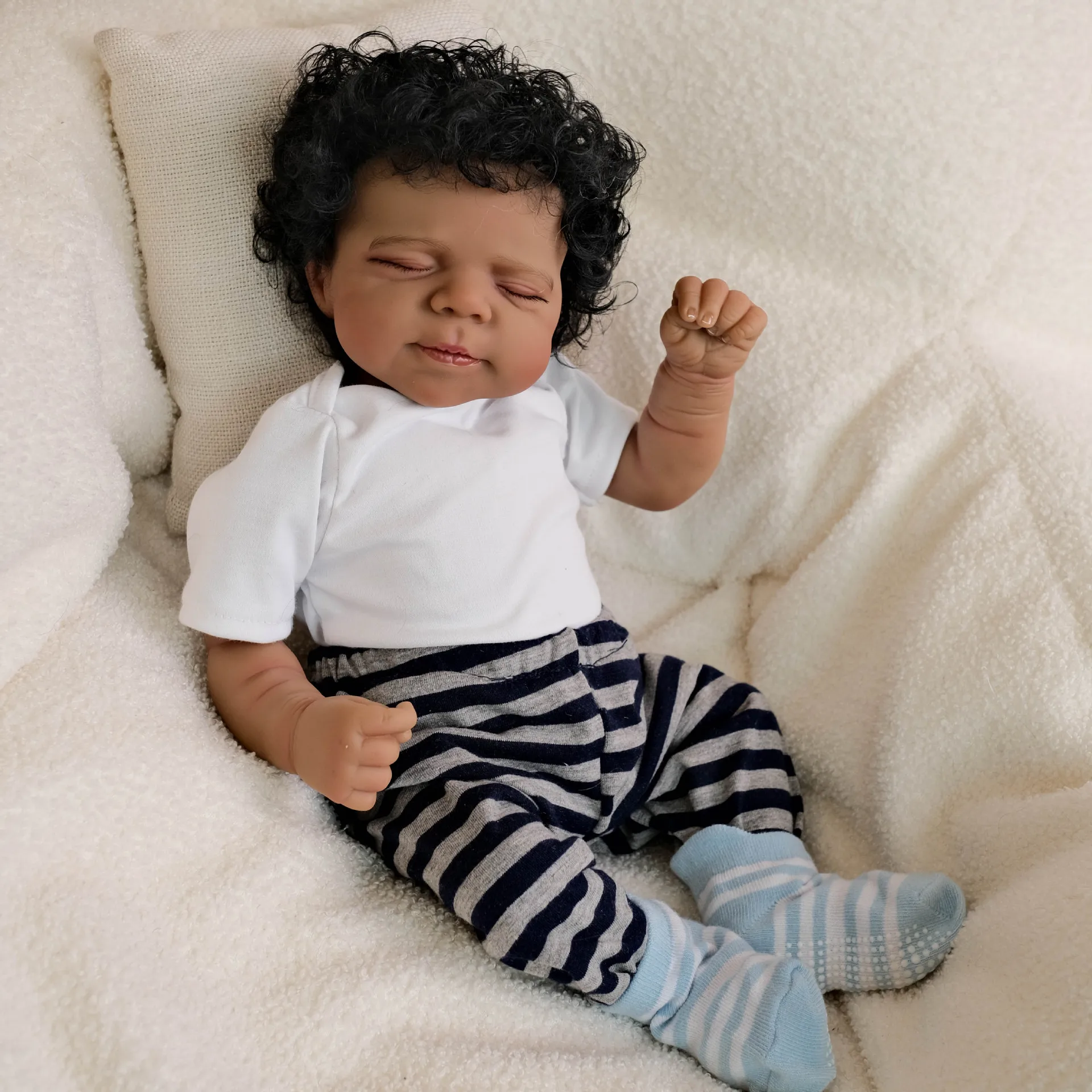 ตุ๊กตาเด็กแรกเกิด Pascale แบบ Reborn ตุ๊กตาที่นอนหลับได้ ตัวนุ่มทำจากซิลิโคน ผิวสี 3 มิติ ดูสมจริง พร้อมเส้นเลือดที่มองเห็นได้ ผมปลูกด้วยมือ