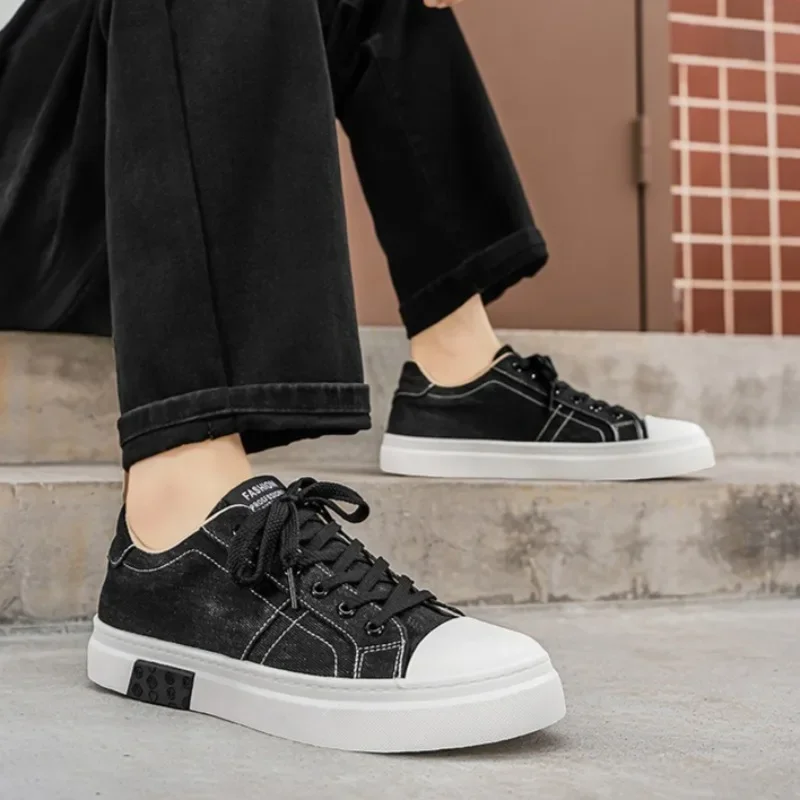 2026 Autumn Breathable Denim Upper Men's Sneakers Trendy Versatile Anti-Slip Casual Shoes for Man Comfortable Men Canvas Shoes