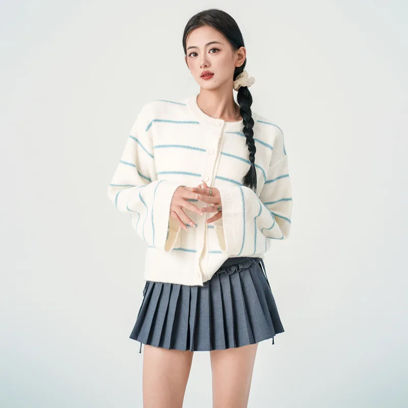 

Модный шикарный вязаный кардиган, французский женский свитер с круглым вырезом, полосатый дизайн, стильный кардиган, простой темпераментный свитер