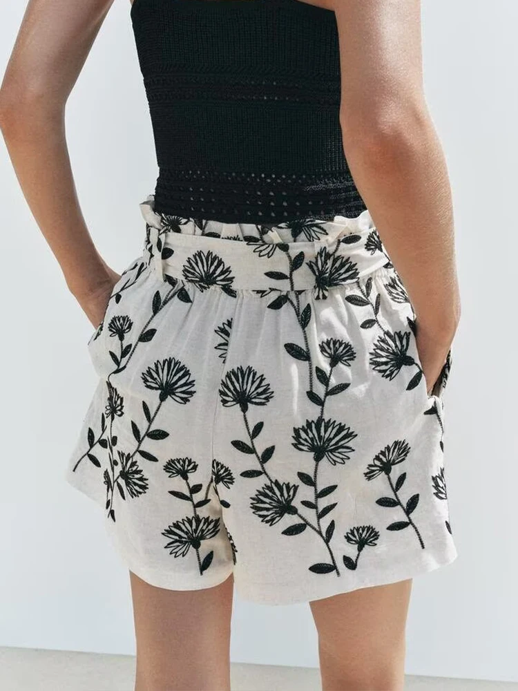 ملابس نسائية صيفية جديدة على الطراز الأوروبي والأمريكي، سراويل قصيرة غير رسمية مريحة ومطرزة على شكل حقيبة ورقية عالية الخصر