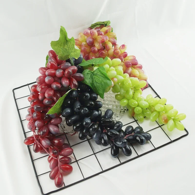 A Bunch of Artificial Fruit Grapes High Simulation Plastic Lifelike Grapes Home Wedding Party Garden Decor Mini Simulation Fruit