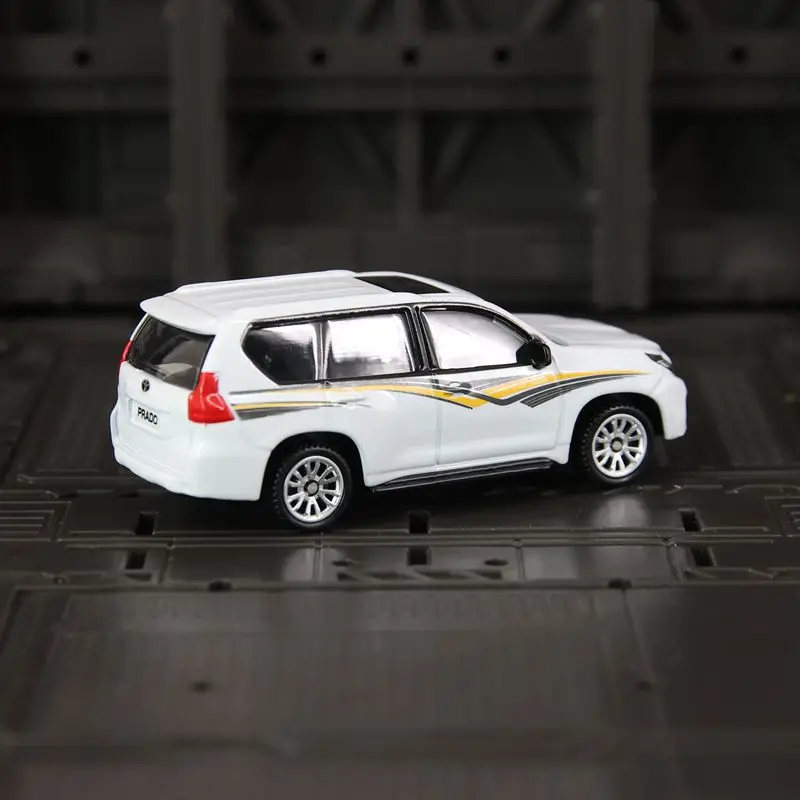1: 64 Symulacja Miniaturowy Camaro R35 LP770 RS5 918 Model Samochodu Ozdoba Kolekcja Pełny Stop Zawieszenie Ślizgający Się Chłopiec Zabawka Prezent