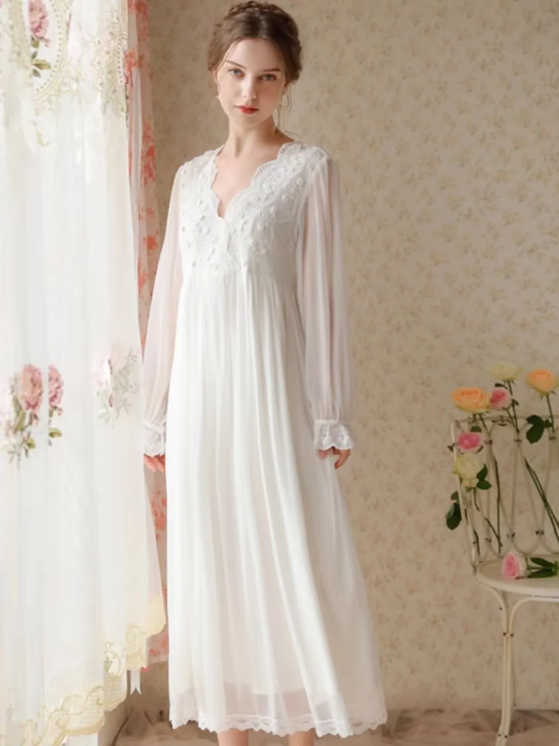 ثوب نوم نسائي مطرز بالدانتيل بأكمام طويلة #3