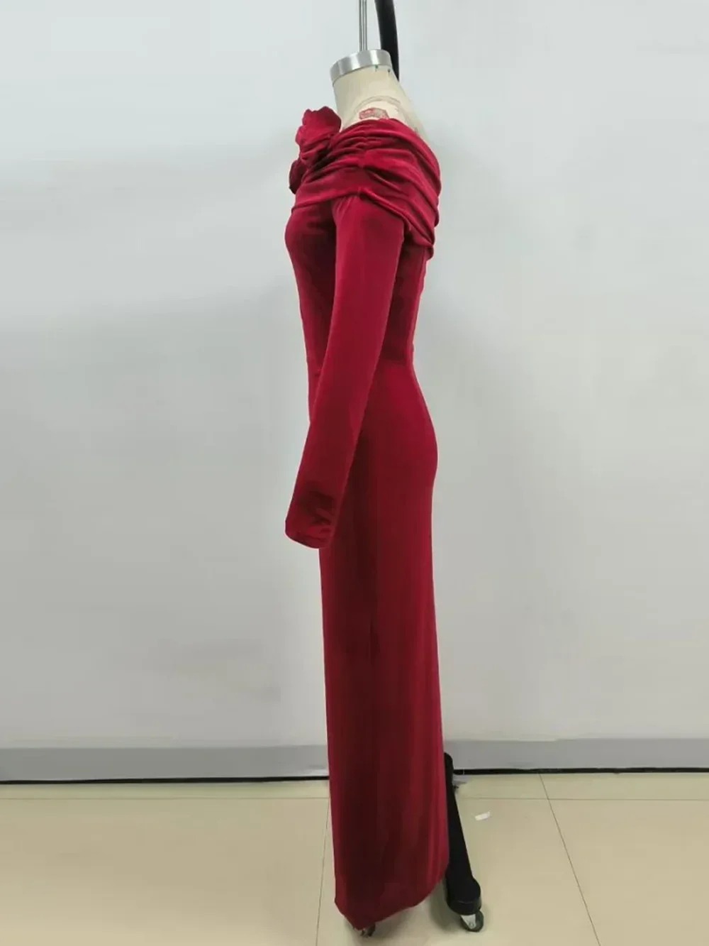 Vestido largo sexi de manga larga con hombros descubiertos y flores en 3D para mujer, vestidos con cuello oblicuo de terciopelo rojo, vestido de fiesta de noche y Navidad