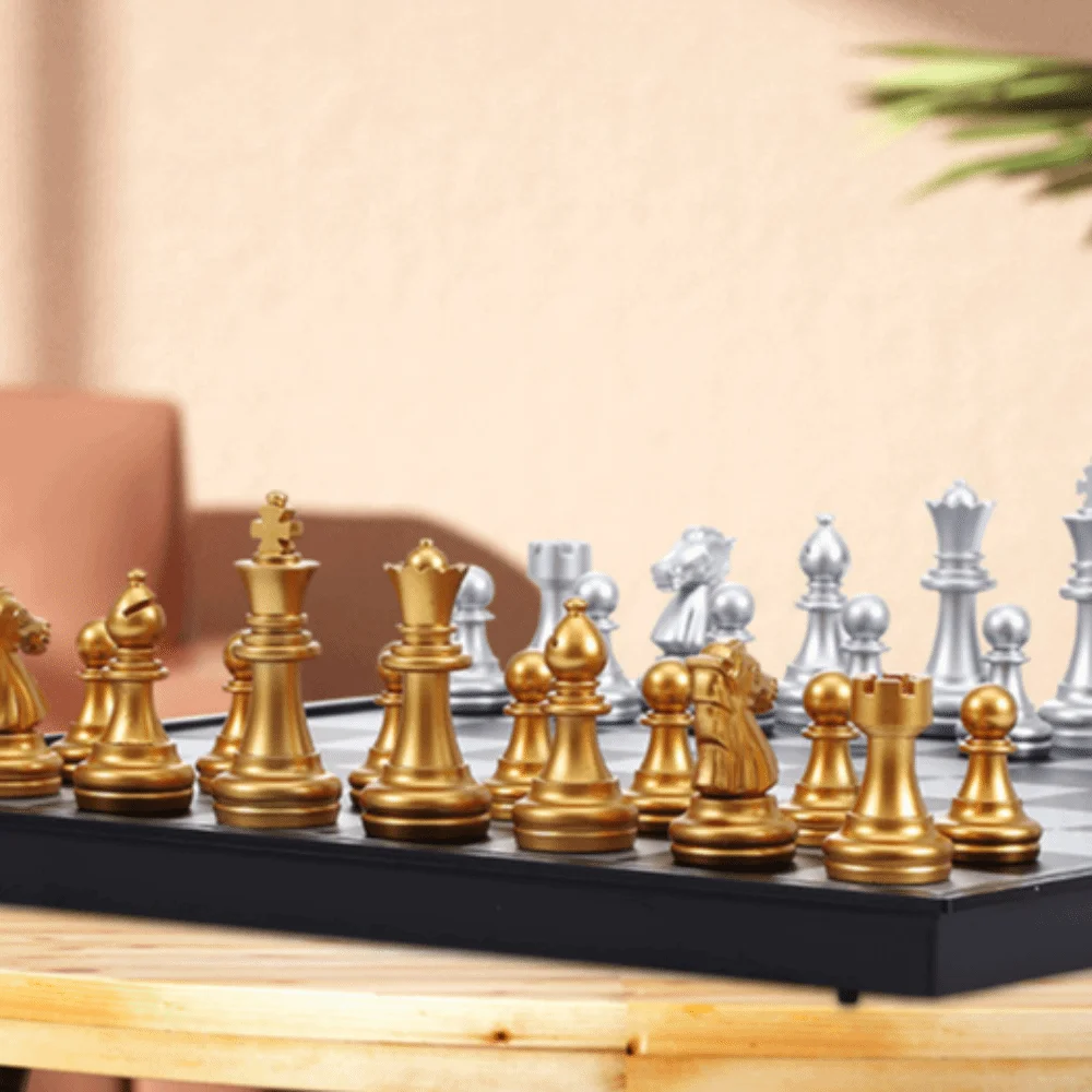 Portable 25/32cm Chessboard Magnetic Chess Set Folding Magnet Travel Board Game Set Plastic Portable English Chess Outdoor