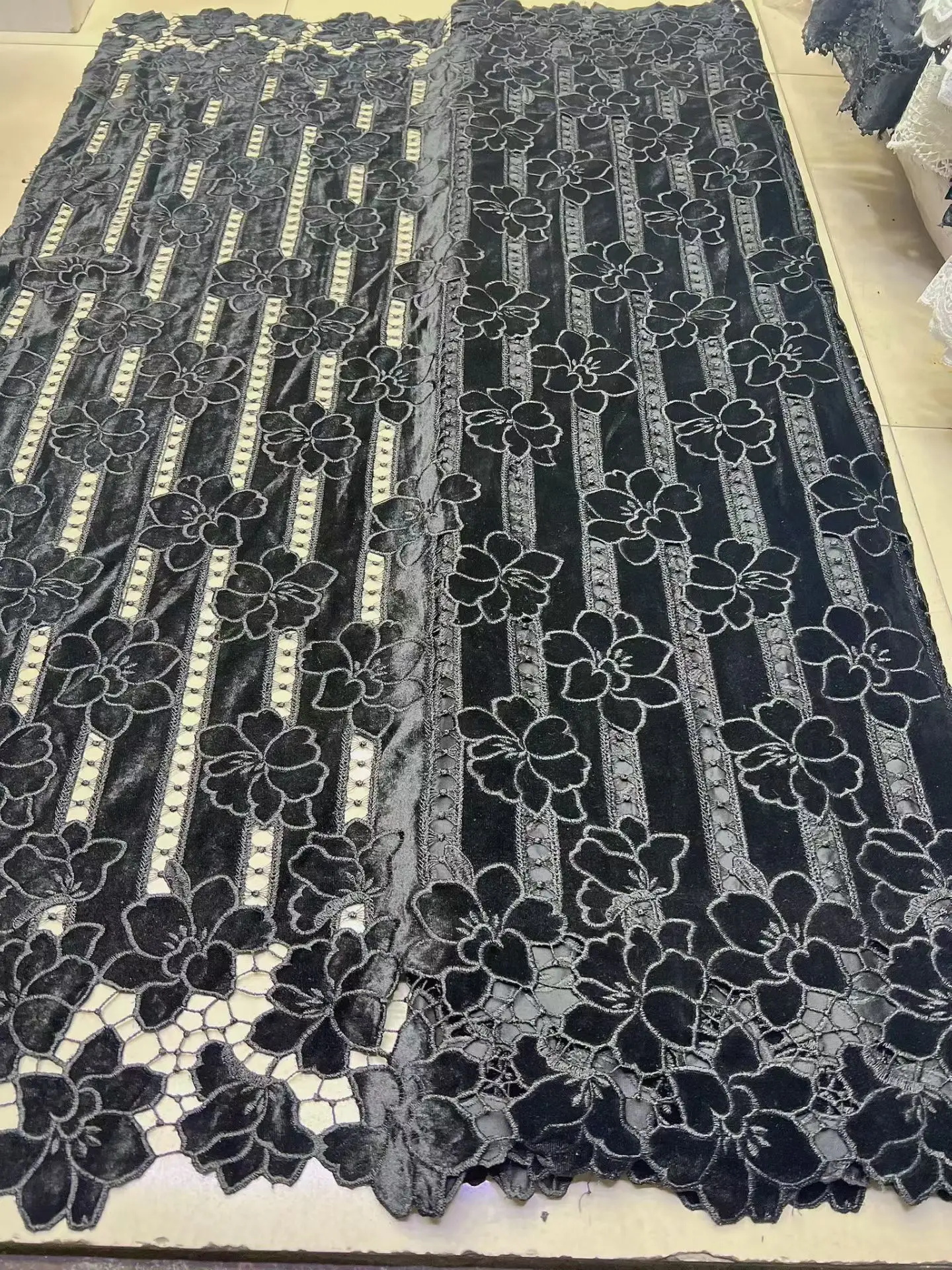 Factory Offers Latest Delicate Best Quality Soft Embroidered Velvet Lace Fabric For Party Evening Dress U_Ge5878