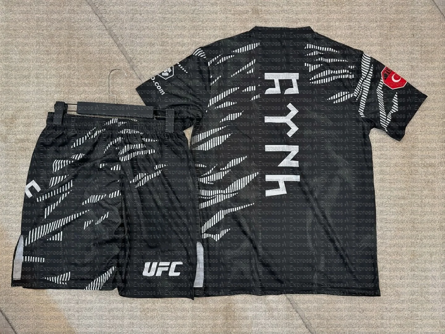 

Rynh UFC Boxing Fighting Training Tee Shorts Men Comfortable Speed Drying jersey Wrestling Running Sweat Absorbing Set