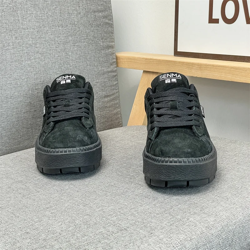 

Woke New Men's Sneakers: Breathable Comfort System Suited for Gym Training & Outdoor Recovery Walks