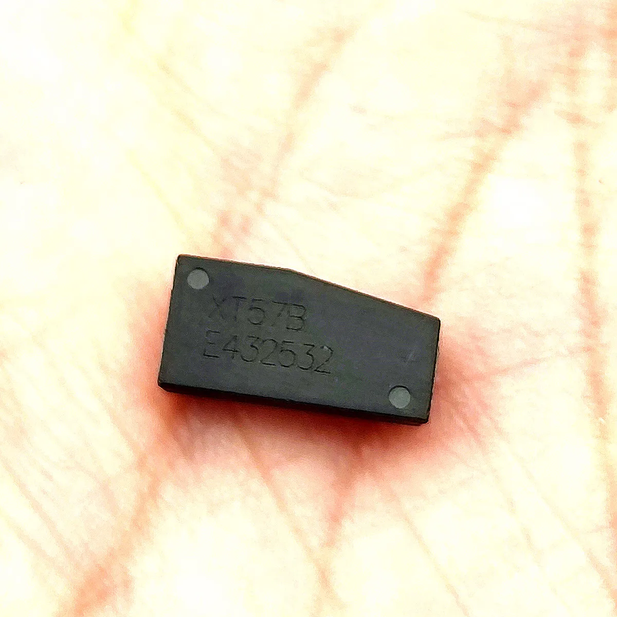 Picture 3: 5/10/20Pcs VVDI XT57B transponder Chip All-in-One Key Programming Tool - Duplicate & Match Car Keys Transponders Smart Keys