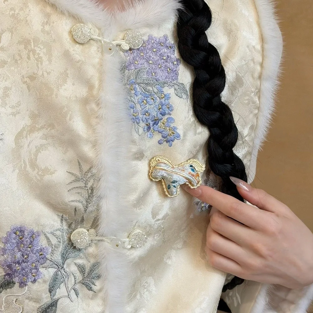 Chinese Style Horse Brooch Brocade Material Embroidery Details Song Brocade Brooch Luxury Retro Design Embroidery Brooch
