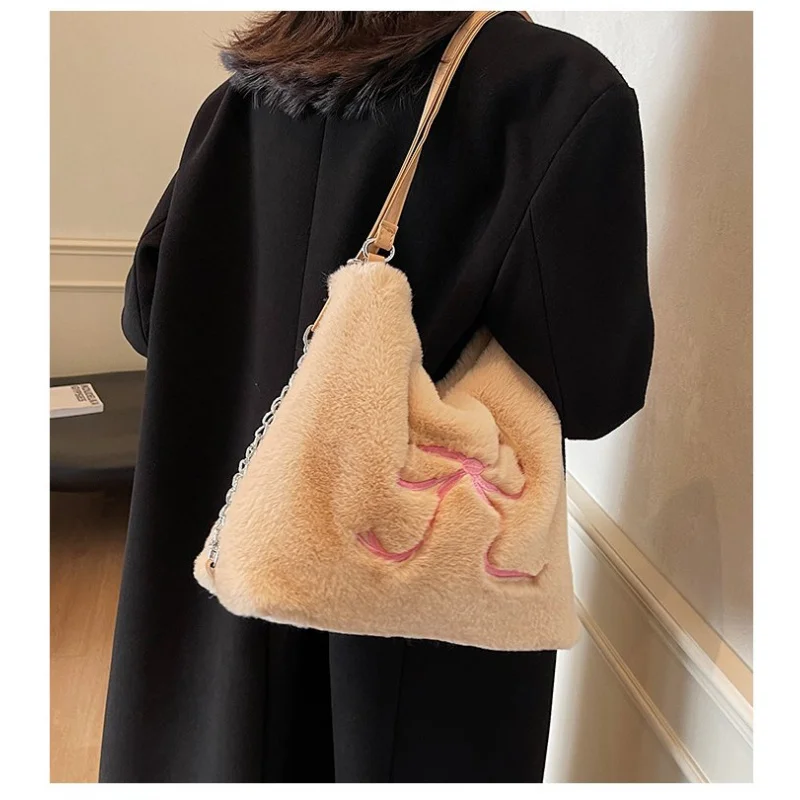 

Fashionable Ladies Hand Bags Made Of Fine Leather Featuring Trendy Paris Vintage Lightweight Daily Look​