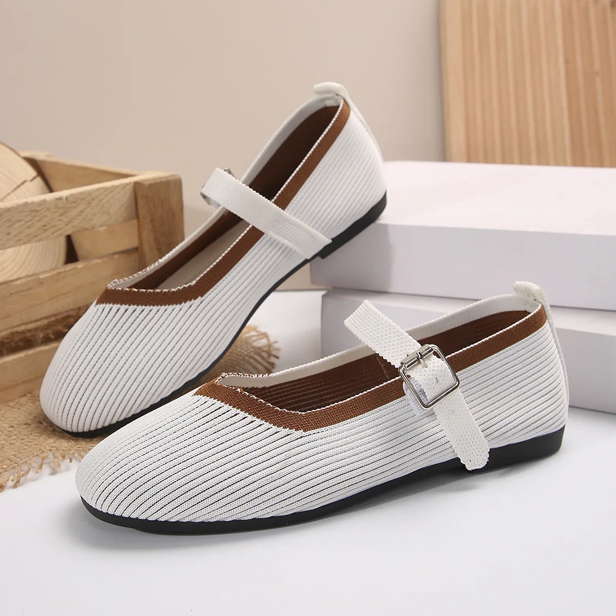 New 2024 Women\'s Fashion Flat Bottom Casual Vintage Shoes Casual Women\'s Fashion Cool Comfortable Cloth Shoes