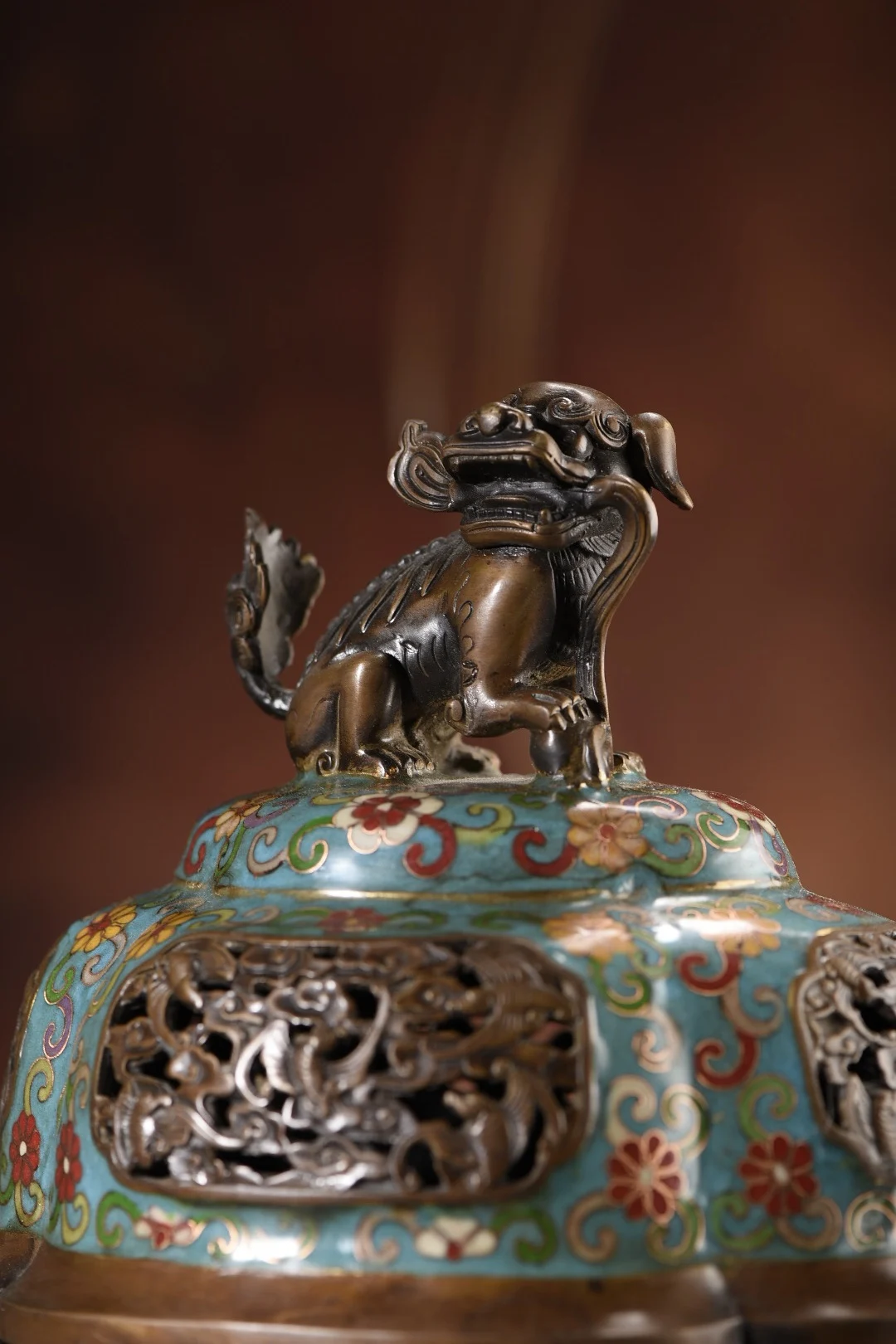 

21"Old Xizang Folk Collection Old Bronze Cloisonne Lion Phoenix Statue Ear Crane Sika Deer Pattern Three-legged incense burner