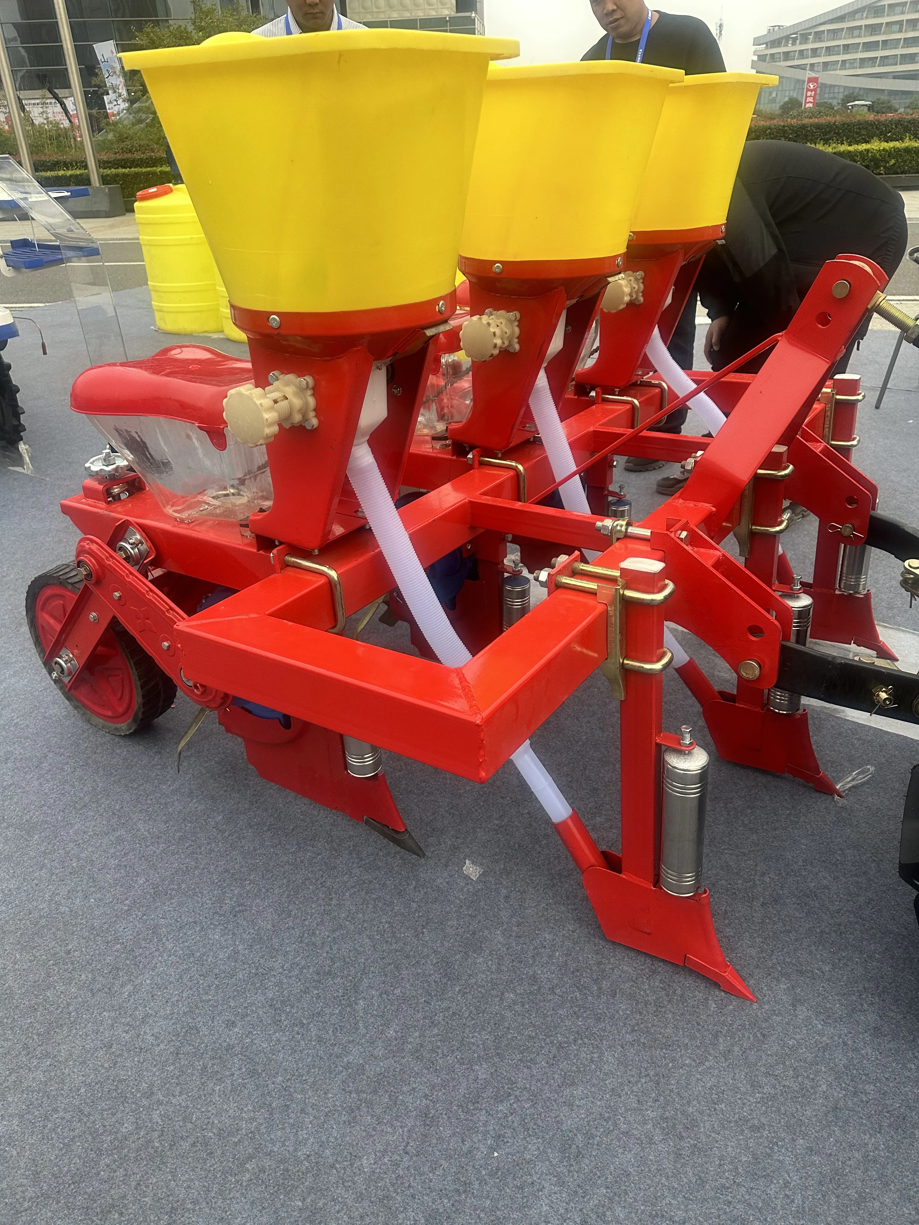 【Hot】Exquisite 3-Row Seeder Planter for Corn Soybean Cotton 5