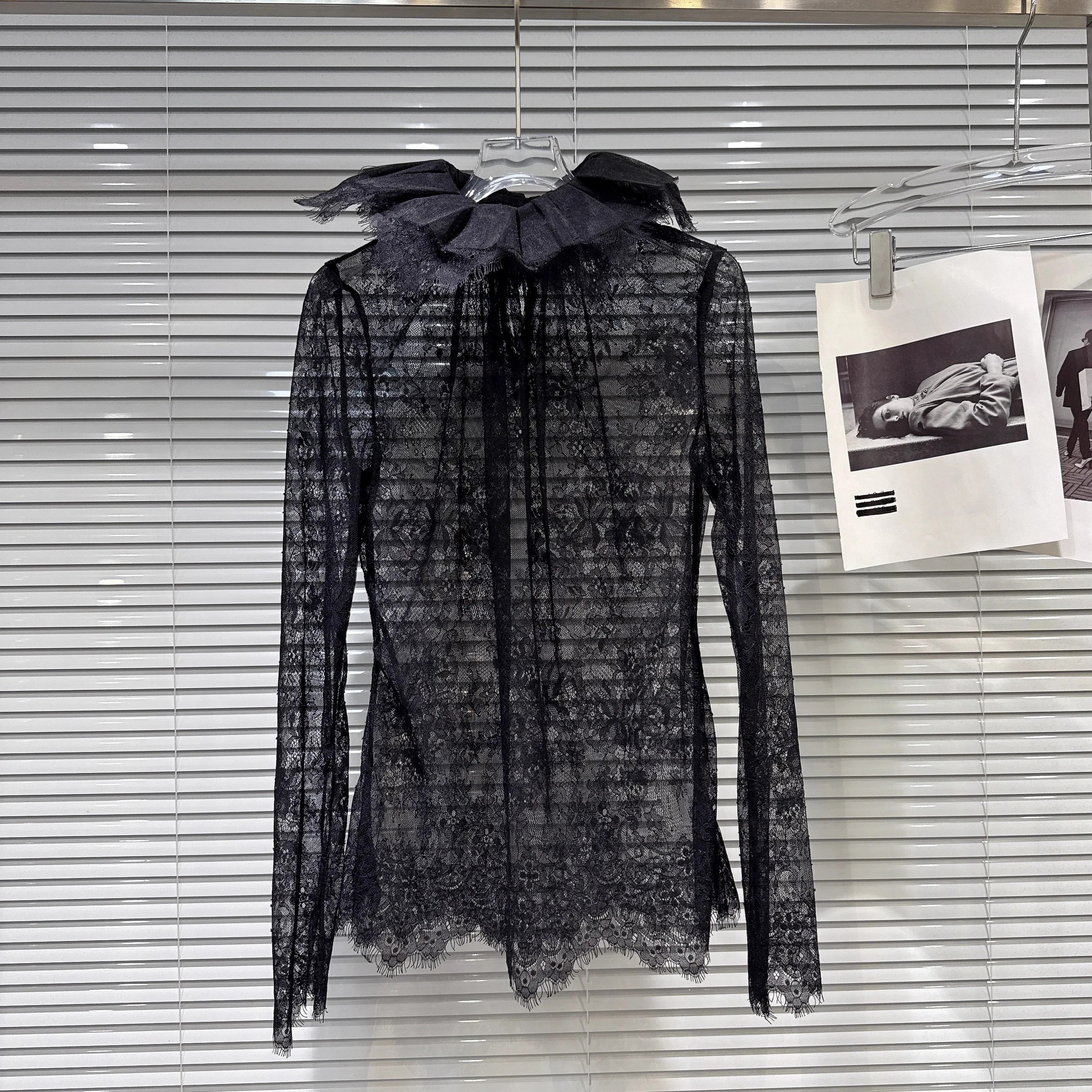 

2025 Winter New Sexy Hot Girl Ruched Ruffle Collar Sheer Inner Layer Lace Top, Small Blouse, Black Basic Blusas for Ladies